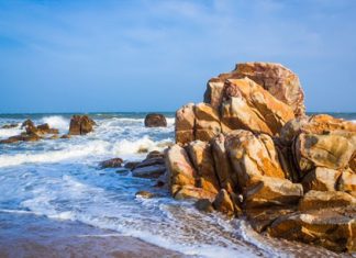 Bãi Đá Ông Địa hớp hồn mọi khách du lịch ở Phan Thiết Bãi Đá Ông Địa hớp hồn mọi khách du lịch ở Phan Thiết